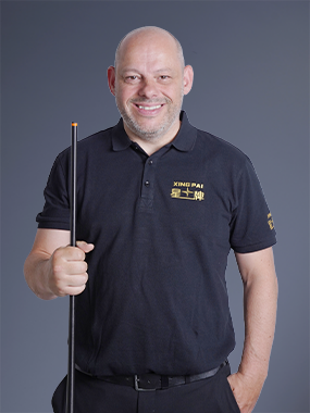 達(dá)倫·艾普爾頓-英國（現(xiàn)屆）